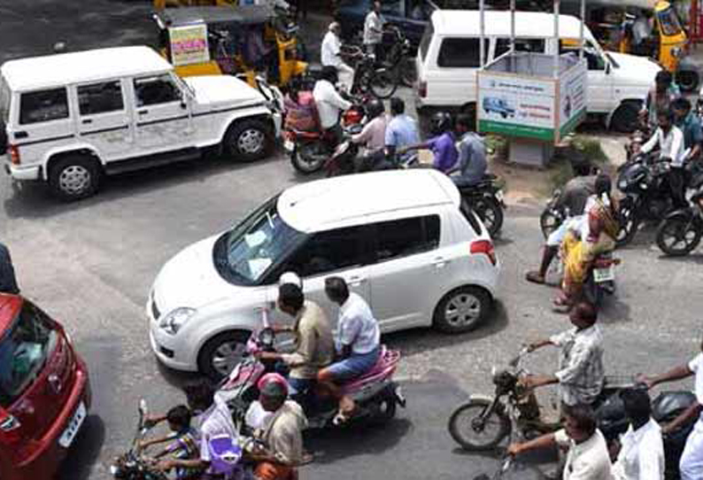 தமிழகத்தில் போக்குவரத்து விதிமீறலுக்கான அபராத தொகை உயர்வு அமலுக்கு வருவது எப்போது? அதிகாரி பதில்