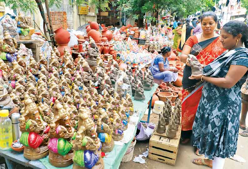 விநாயகர் சதுர்த்தி இன்று கொண்டாட்டம்: அரசியல் கட்சி தலைவர்கள் வாழ்த்து