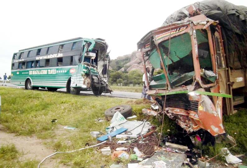 தியாகதுருகத்தில், லாரி மீது ஆம்னி பஸ் மோதல்; டிரைவர் பலி - 21 பேர் படுகாயம்