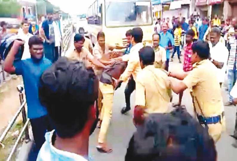 சென்னை எழும்பூரில் கபடி வீரர்கள் - பஸ் ஊழியர்கள் அடிதடி மோதல்; பஸ்களை நடுரோட்டில் நிறுத்தியதால் பரபரப்பு