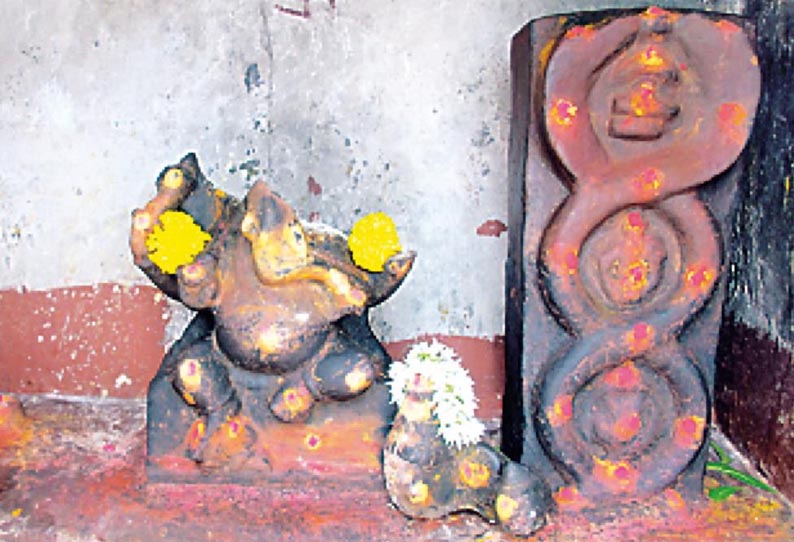 சங்கராபுரம் அருகே பரபரப்பு, விநாயகர் சிலை உடைப்பு - போலீசார் விசாரணை