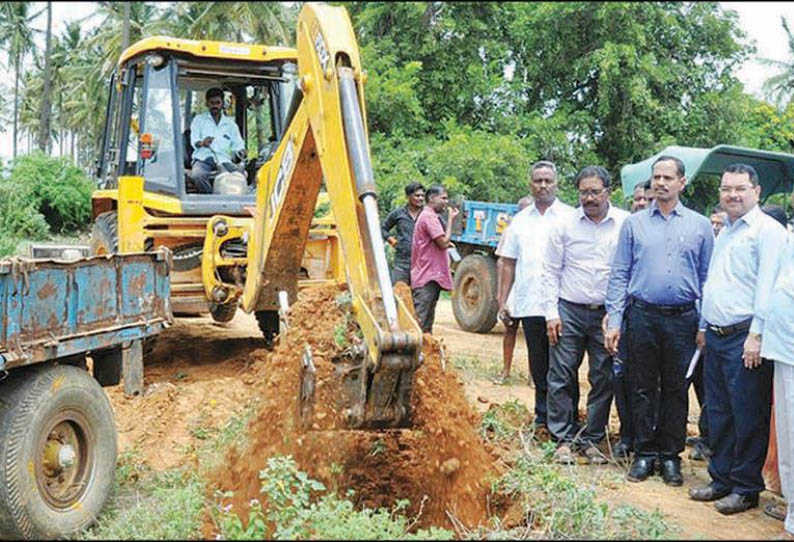 சூளகிரி அருகே, ஏரி தூர்வாரும் பணி - கலெக்டர் தொடங்கி வைத்தார்