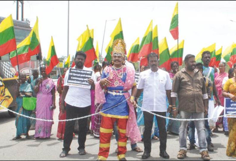 தொண்டைமான்நல்லூர் சுங்கச்சாவடியை முற்றுகையிட முயன்ற தமிழக வாழ்வுரிமை கட்சியினர் 40 பேர் கைது