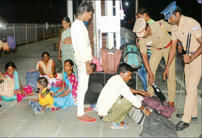 சேலம் ரெயில் நிலையத்துக்கு வெடிகுண்டு மிரட்டல்: வெண்ணந்தூர் அரிசி வியாபாரியிடம் போலீசார் விசாரணை