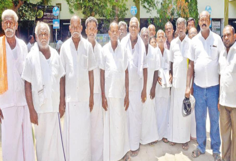 தூய்மை காவலர்களுக்கு பாதுகாப்பு உபகரணம் வழங்க வேண்டும்; மக்கள் குறைதீர்க்கும் கூட்டத்தில் கலெக்டரிடம் மனு