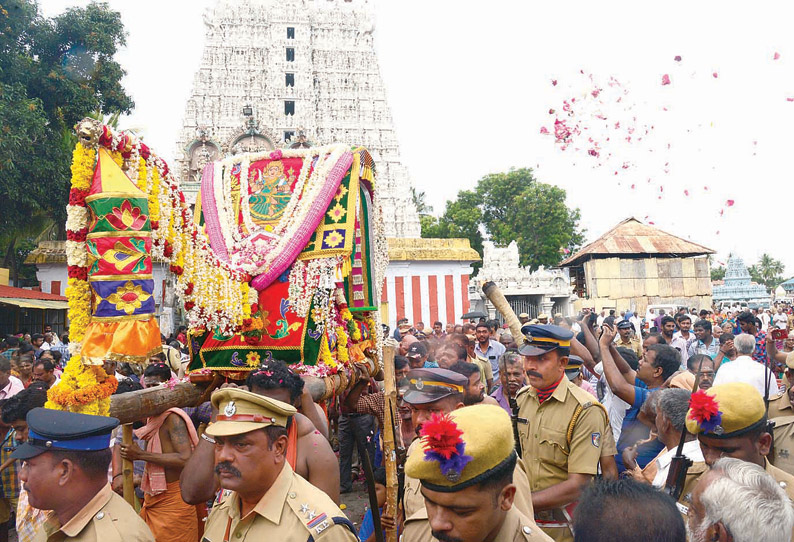 திருவனந்தபுரம் நவராத்திரி விழாவுக்கு சுசீந்திரம் முன்னுதித்த நங்கை அம்மன் புறப்பாடு