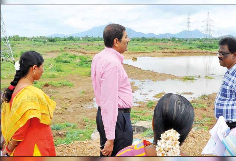 நாமக்கல் அருகே, வீசாணம் ஏரியில் குடிமராமத்து பணிகள் - கலெக்டர் மெகராஜ் பார்வையிட்டார்