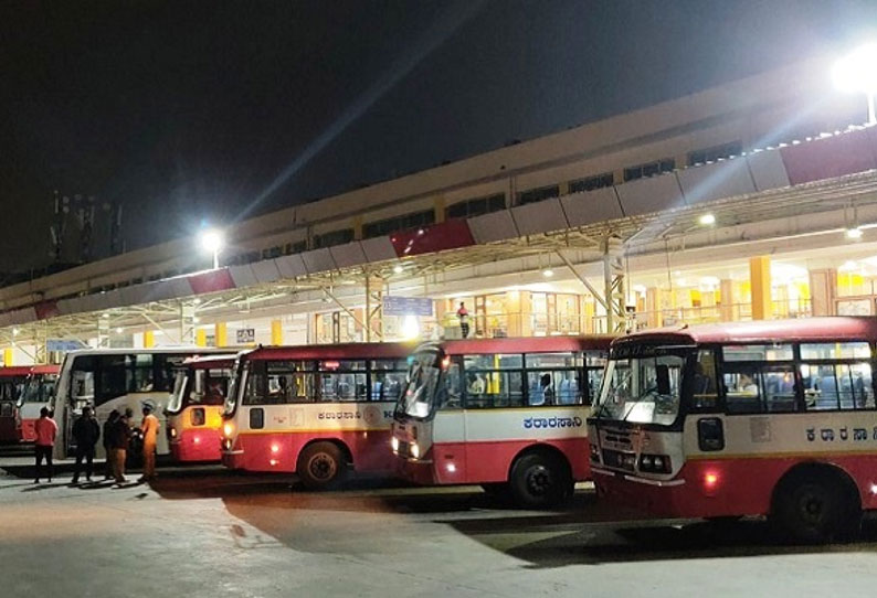 தசரா விழாவையொட்டி பெங்களூரு-தமிழகம் உள்பட பல்வேறு இடங்களுக்கு 2,500 சிறப்பு பஸ்கள்