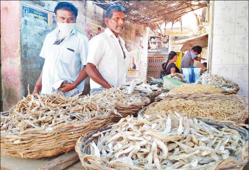 மீன்களின் விலை உயர்வால் ராமநாதபுரத்தில் கருவாடுக்கும் கிராக்கி