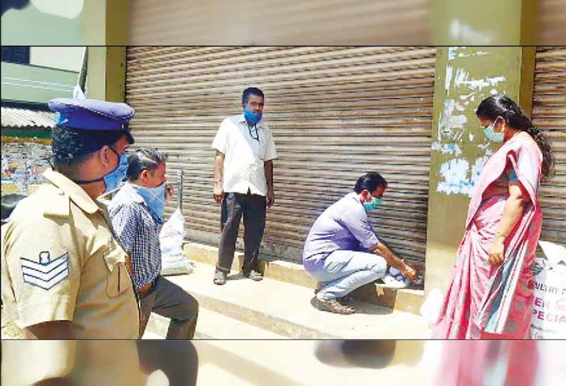 மேக்காமண்டபத்தில் சமூக இடைவெளியை பின்பற்றாத 2 கடைகளுக்கு ‘சீல்’ வைப்பு - அதிகாரிகள் நடவடிக்கை