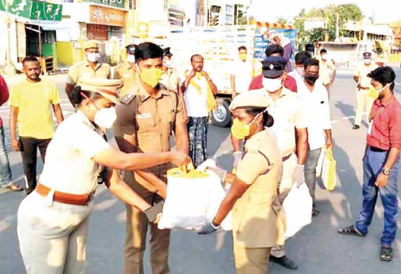 ராணிப்பேட்டை மாவட்ட காவல் துறை சார்பில் 2 ஆயிரம் பேருக்கு ரூ.15 லட்சம் மளிகை பொருட்கள் - போலீஸ் சூப்பிரண்டு வழங்கினார்