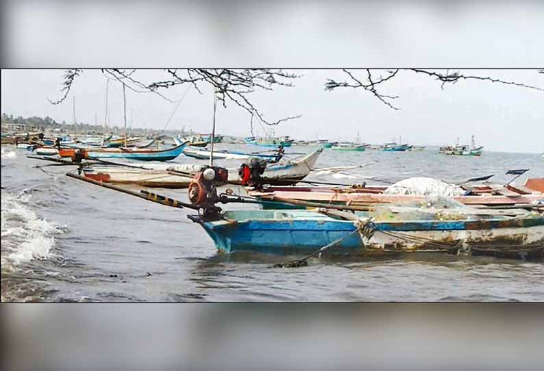 மீன்களை ஏலம் விடக்கூடாது; விற்பனைக்கு நேரக்கட்டுப்பாடு கடுமையான நிபந்தனைகளுடன் மீன்பிடிக்க அனுமதி - நாட்டுப்படகு மீனவர்கள் வேதனை