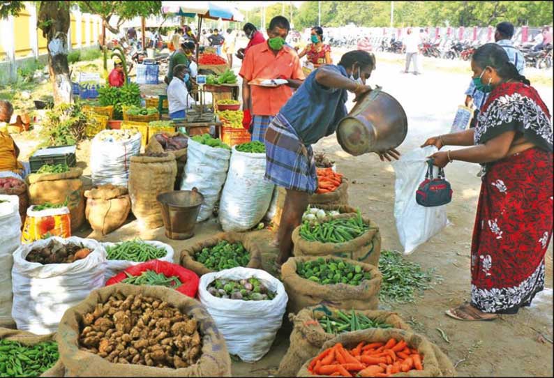 தூத்துக்குடியில் புதிதாக தற்காலிக மார்க்கெட் தொடக்கம் - மக்கள் கூட்ட நெரிசலை தவிர்க்க ஏற்பாடு