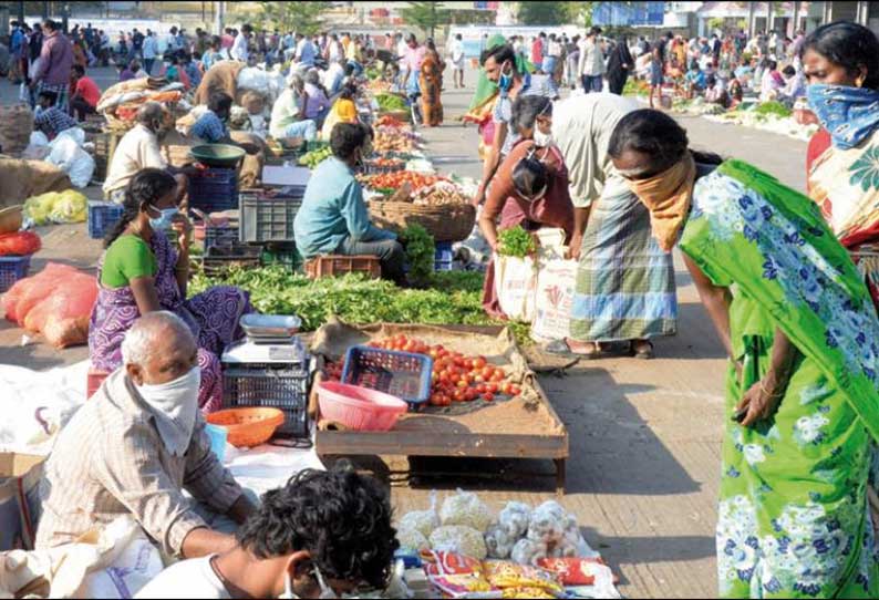 நடமாடும் விற்பனை நிலையங்களால் ஈரோடு காய்கறி மார்க்கெட்டில் கூட்டம் குறைந்தது