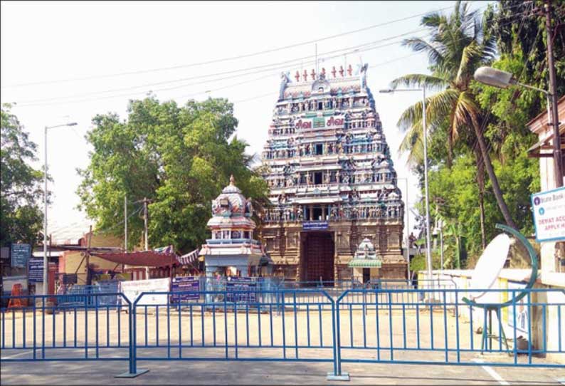 பவானி சங்கமேஸ்வரர் கோவில் பக்தர்களின்றி வெறிச்சோடியது