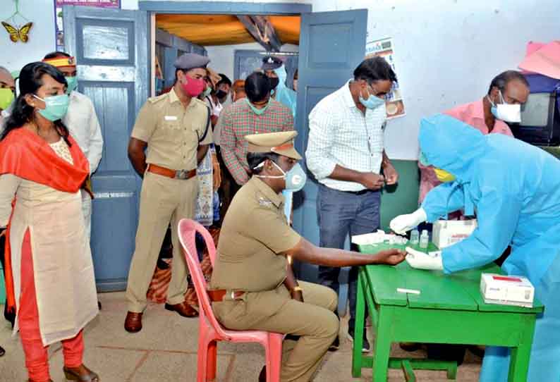 ரேபிட் டெஸ்ட் கிட் மூலம் போலீசார், தூய்மை பணியாளர்களுக்கு கொரோனா பரிசோதனை