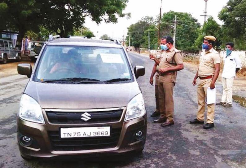 ஓசூரில் இருந்து உரம் ஏற்றி வந்த லாரி பறிமுதல் ‘லிப்ட்’ கேட்டு வந்த வாலிபருடன் டிரைவர் சிக்கினார்