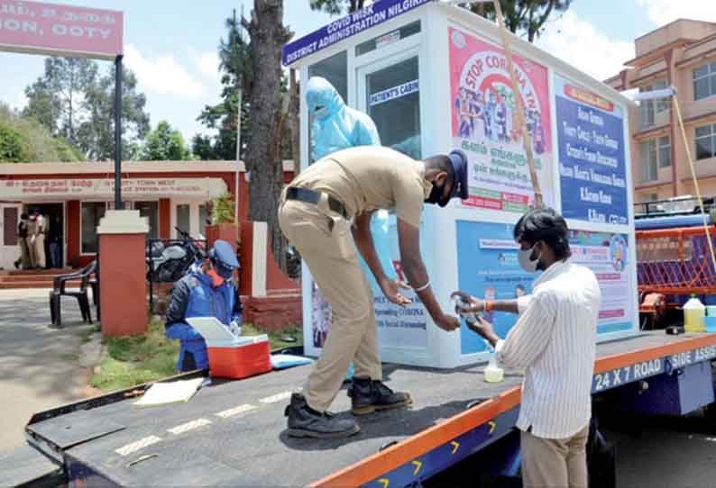 தனிமைப்படுத்தப்பட்ட பகுதியில் பணியாற்றும் போலீசாருக்கு மீண்டும் கொரோனா பரிசோதனை