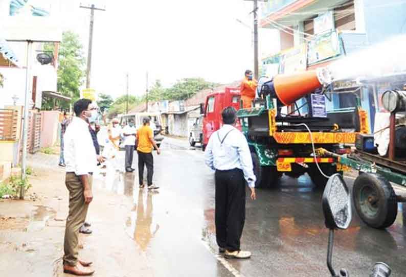 மாவட்டத்தில் கிருமி நாசினி தெளிக்கும் பணி கலெக்டர் அன்புசெல்வன் ஆய்வு