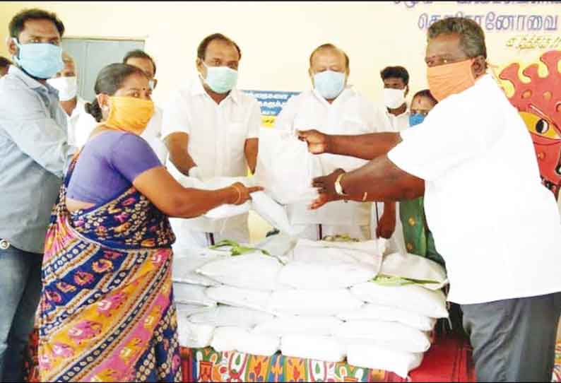 புவனகிரி, பண்ருட்டியில் ஏழை குடும்பங்களுக்கு நிவாரண பொருட்கள்