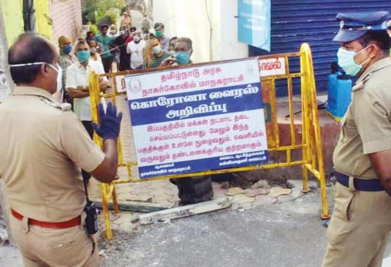 அத்தியாவசிய பொருட்கள் கிடைக்காததால் தடை செய்யப்பட்ட பகுதியில் இருந்து வெளியேற பொதுமக்கள் முயற்சி