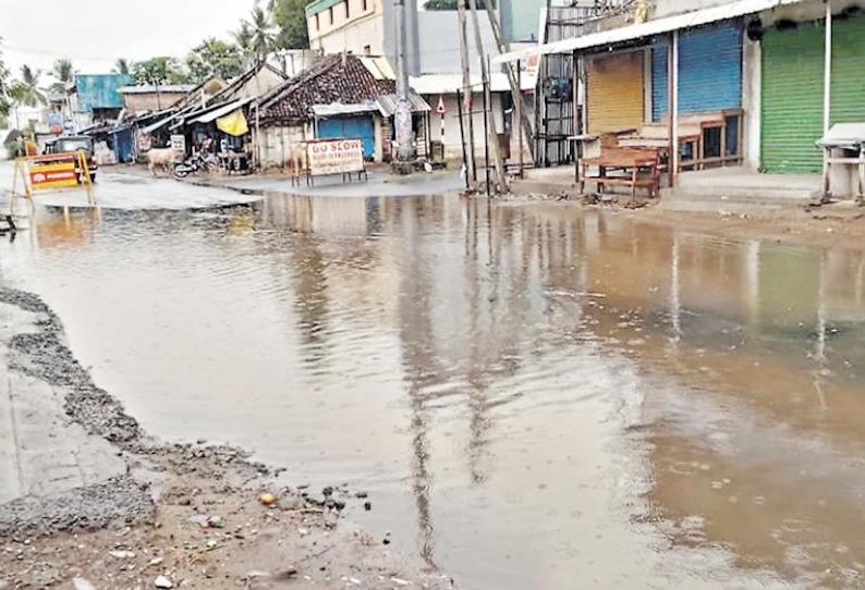 கீழ்வேளூர், வேதாரண்யத்தில் 1 மணி நேரம் கொட்டித்தீர்த்த மழை