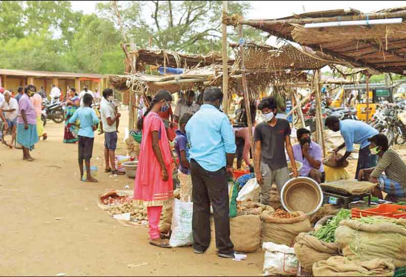 இன்று முழு ஊரடங்கு கடைகளில் மக்கள் கூட்டம் அலைமோதியது