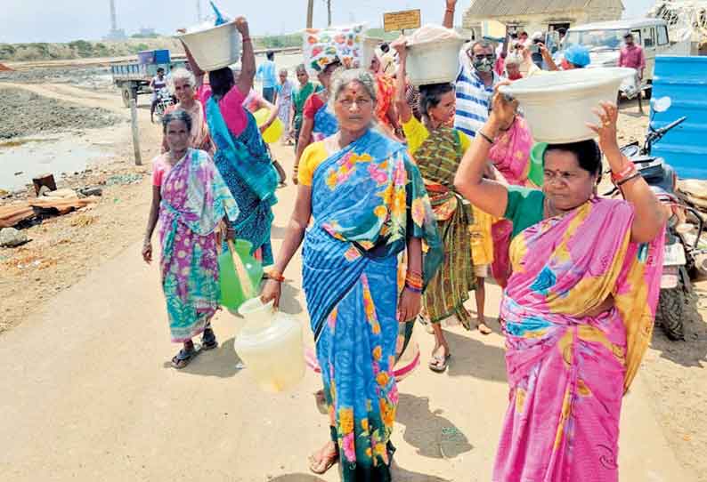 ராட்சத குழாய் சேதமடைந்ததால் அனல்மின் நிலைய சாம்பல் கழிவுநீர் ஊருக்குள் புகுந்தது