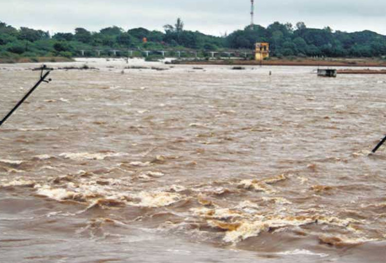 காஞ்சீபுரம் அருகே பாலாற்றை கடக்க முயன்ற 3 சிறுமிகள் மாயம்