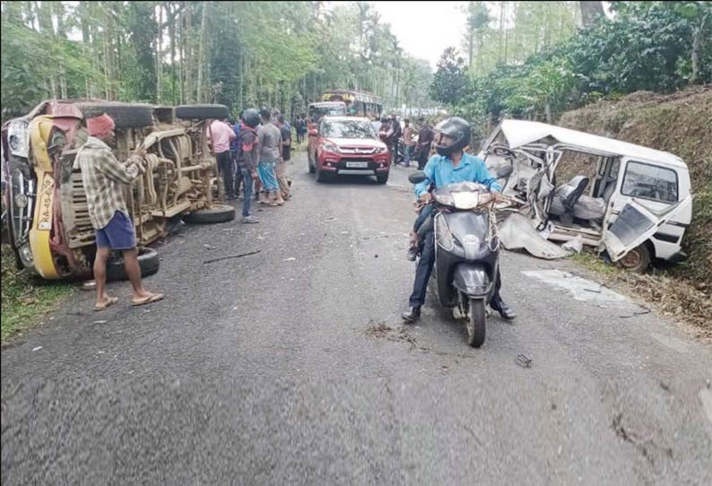 குடகு, சிவமொக்காவில் நடந்த விபத்துகளில் தொழிலாளர்கள் உள்பட 4 பேர் பலி