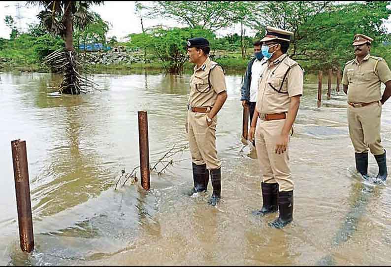 விழுப்புரம் மாவட்டத்தில் தொடர் மழை வெள்ளநீர் வடியாததால் மக்கள் அவதி