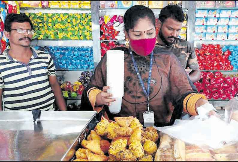 திருப்பூரில், கடைகளில் சோதனை: காலாவதியான உணவுப்பொருட்கள் அழிப்பு