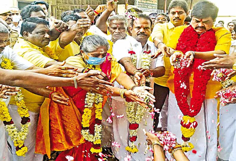 நாராயணபெருமாள் கோவிலுக்கு தோரணவாயில் அமைக்க அமைச்சர் கே.டி.ராஜேந்திரபாலாஜி முன்னிலையில் பூமி பூஜை