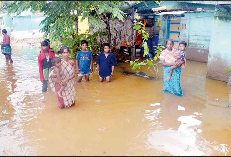 திண்டுக்கல்லில் விடிய, விடிய கொட்டித்தீர்த்த கனமழை வீடுகளுக்குள் தண்ணீர் புகுந்தது