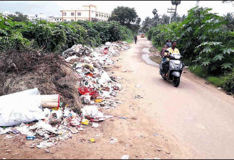 நல்லூர் பகுதியில் சாலையோரம் கொட்டப்படும் குப்பையால் சுகாதார சீர்கேடு அப்புறப்படுத்த பொதுமக்கள் கோரிக்கை