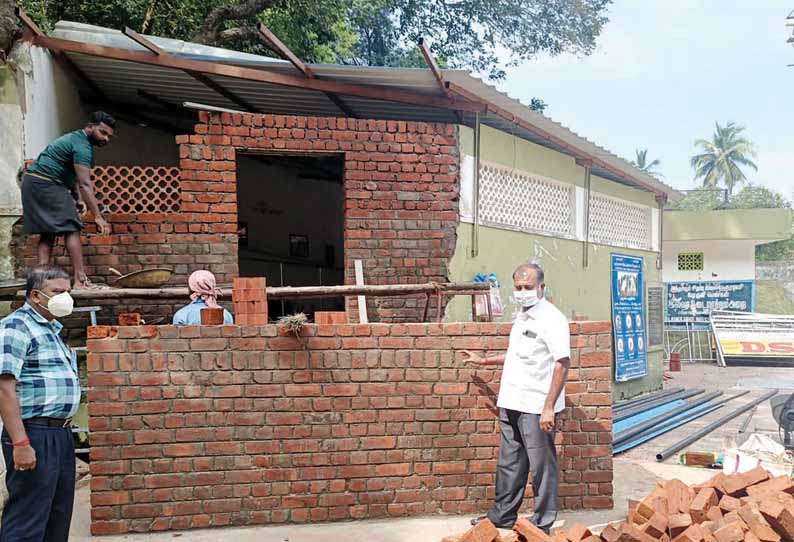 குற்றாலம் அருவிகளில் குளிக்க சுற்றுலா பயணிகளுக்கு விரைவில் அனுமதி - கலெக்டர் சமீரன் தகவல்