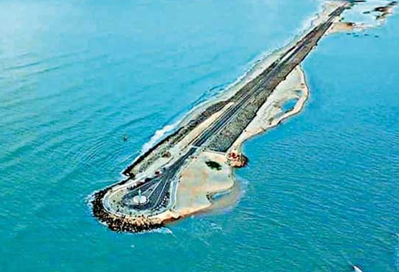 தமிழகம் முழுவதும் கடற்கரை பகுதிகள் திறக்கப்பட்ட நிலையில், தனுஷ்கோடிக்கு மட்டும் தொடர்ந்து தடை நீடிப்பு 202012150259536731_With-the-opening-of-coastal-areas-across-Tamil-Nadu-the-ban_SECVPF