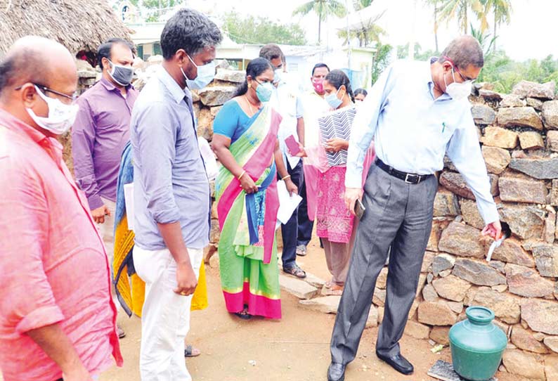 புதிதாக கொடுக்கப்பட்ட குடிநீர் இணைப்பை கலெக்டர் மெகராஜ் ஆய்வு செய்தபோது எடுத்த படம்.