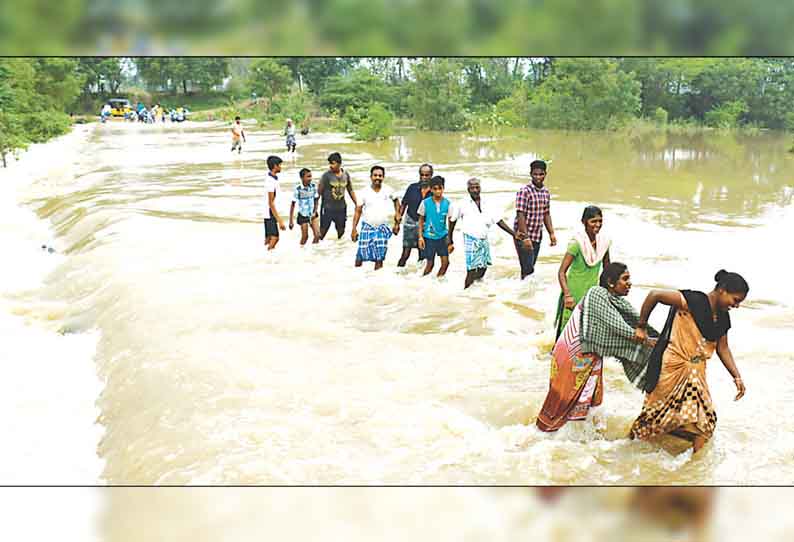 விழுப்புரம் பகுதியில் மழை ஓய்ந்தும் வெள்ளநீர் வடியாததால் பொதுமக்கள் பாதிப்பு