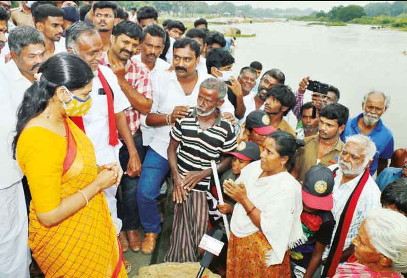 “தமிழகத்தில் விரைவில் தி.மு.க. ஆட்சி மலரும்” நெல்லை அருகே மாதிரி கிராமசபை கூட்டத்தில் கனிமொழி எம்.பி. பேச்சு