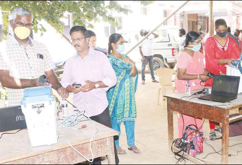 மராட்டிய மாநிலத்தில் இருந்து 2-ம் கட்டமாக மின்னணு வாக்குப்பதிவு எந்திரங்கள் திருச்சி வந்தன