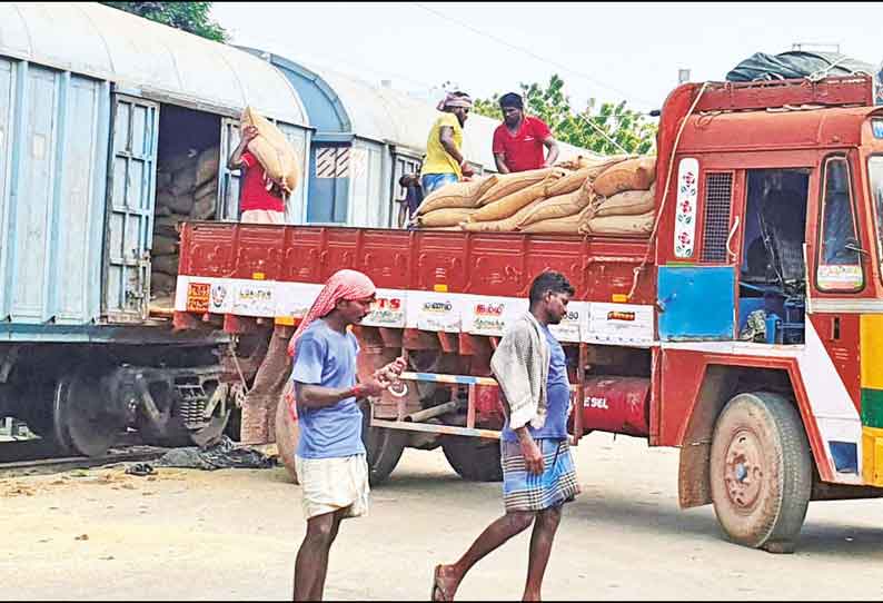 திருவாரூரில் இருந்து விழுப்புரத்திற்கு பொதுவினியோக திட்டத்திற்காக 2 ஆயிரம் டன் அரிசி