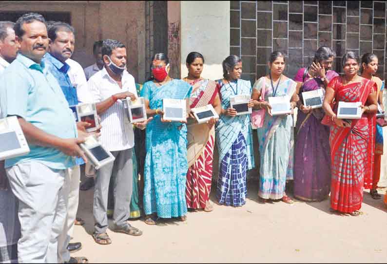 நாகையில் விற்பனை எந்திரத்தை ஒப்படைக்கும் போராட்டம்