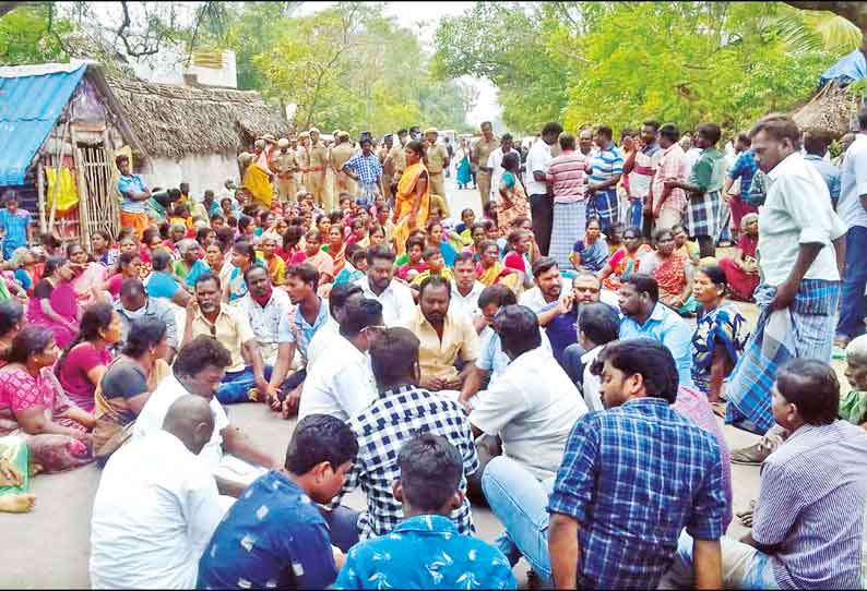 மணல்மேடு அருகே, ஓய்வுபெற்ற ஆசிரியை கொலை: விசாரணைக்கு அழைத்து செல்லப்பட்டவர் விஷம் குடித்து சாவு