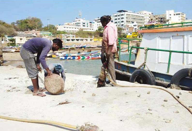 கன்னியாகுமரியில் ரூ.1 கோடியில் படகுத்துறை சீரமைக்கும் பணி தீவிரம்