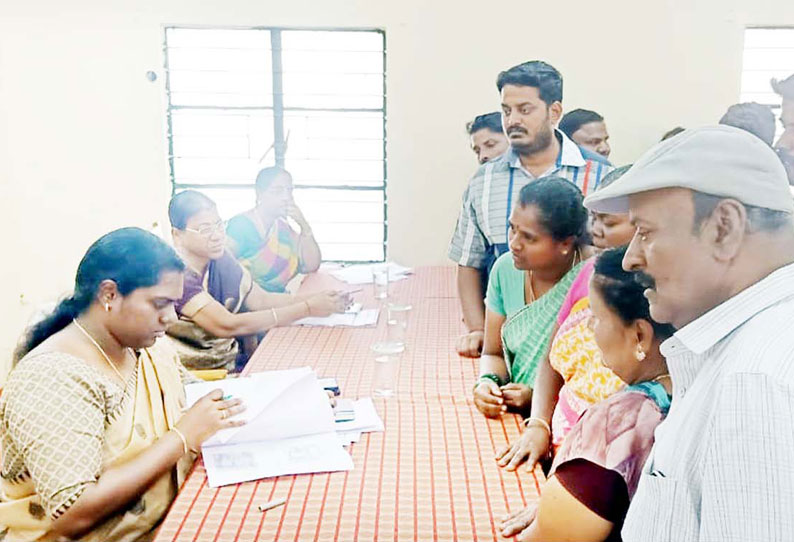 பொன்னை, புதுப்பாடி அணைக்கட்டுகளை 10 அடி உயர்த்த வேண்டும் ; குறைதீர்வு நாள் கூட்டத்தில் மனு