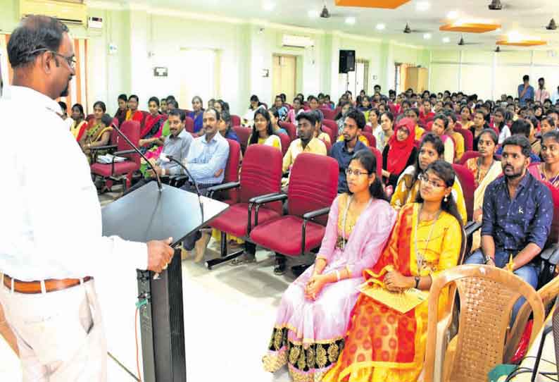 பாரம்பரிய மிக்க ஓலைச்சுவடிகளை பாதுகாக்க வேண்டும்  அண்ணா பல்கலைக்கழக நெல்லை மண்டல டீன் பேச்சு