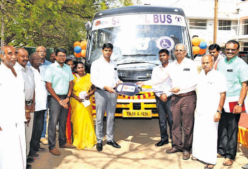 தூத்துக்குடி வித்யா பிரகாசம் சிறப்பு பள்ளிக்கு புதிய வாகனம் கலெக்டர் சந்தீப்நந்தூரி வழங்கினார்