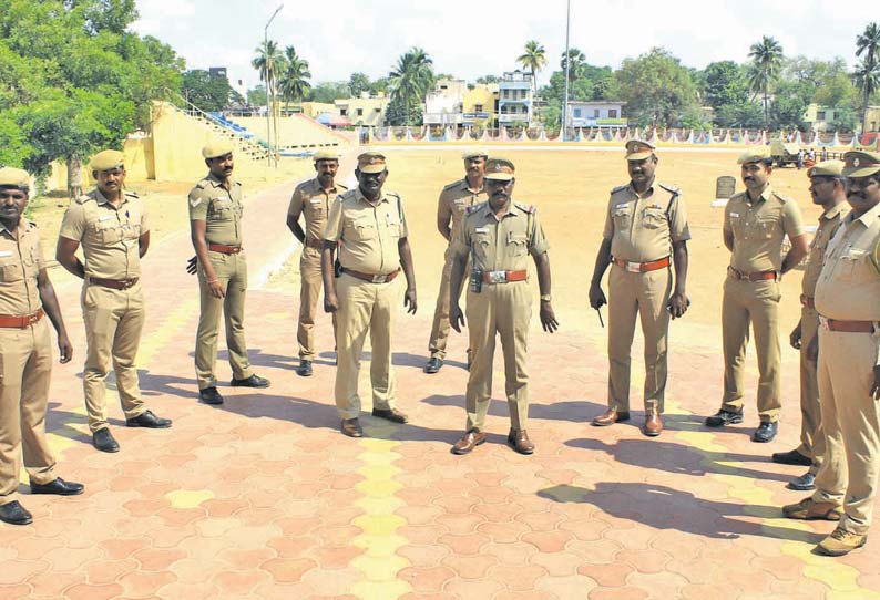 குடியுரிமை திருத்த சட்டத்துக்கு எதிராக மாணவர்கள் போராட்டம் நடத்தப்போவதாக தகவல் வ.உ.சி. மைதானத்தில் போலீசார் குவிப்பு