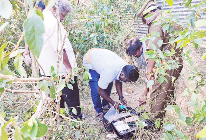 வில்லியனூர் அருகே பரபரப்பு: சுடுகாட்டில் குண்டு வெடித்தது தொழிலாளி படுகாயம்